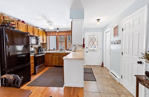 Bristol House | Walk to the Lake! Bike, Hike, RELAX! Beautiful setting, steps to Newfound Lake.