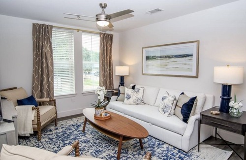 Oxford Condo | Walk to the square and the grove! This 2BR 2BA is the perfect location.