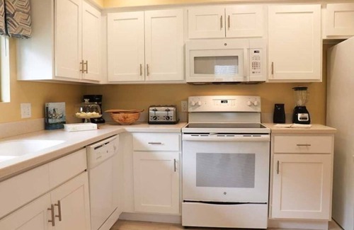 North Forest Beach Cottage | WALK TO THE BEACH! 3 Bedroom Cottage at Port O' Call in HHI'S LUXURY RESORT