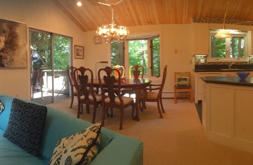 Stratton Mountain Ski Chalet | Walk to the village 6bed 4bath sleeps 15; newly renovated with 2 skylights.