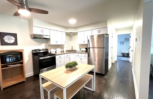 Lake Geneva Apartment | *Walk to the Wake*Downtown Lake Geneva
