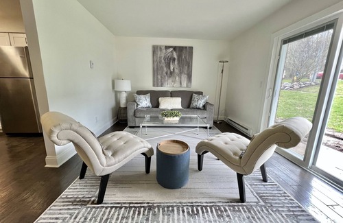 Lake Geneva Apartment | *Walk to the Wake*Downtown Lake Geneva