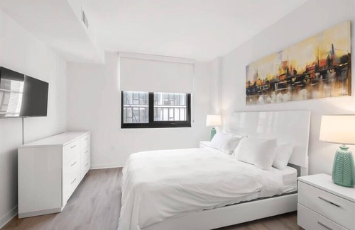 NoMa Hotel | Walk to Top DC Attractions & Dining | Private Balcony