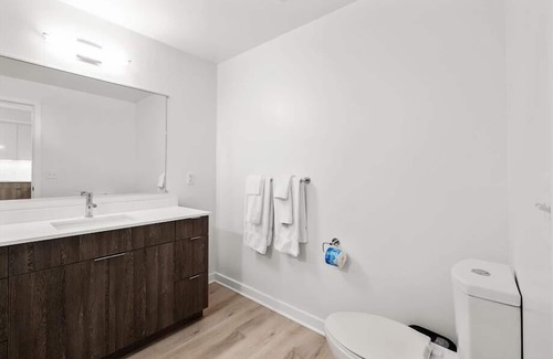 NoMa Hotel | Walk to Top DC Attractions & Dining | Private Balcony