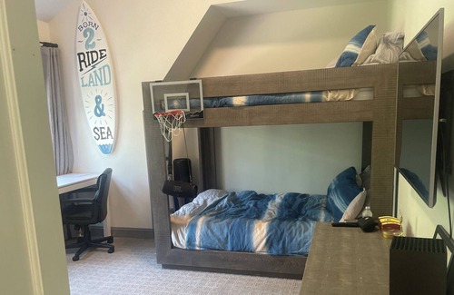 Sagaponack House | Walk to Town Line Beach, off of Hedges, Cul De Sac Street Beachy, Cozy House