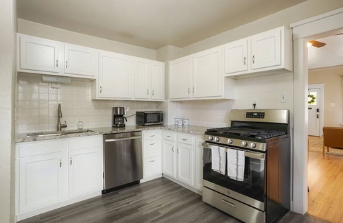 Greeley House | Walk to UNC or downtown Greeley