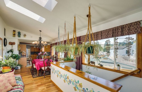 Camano Island House | Walk to Water: Camano Home w/Ocean-View Deck