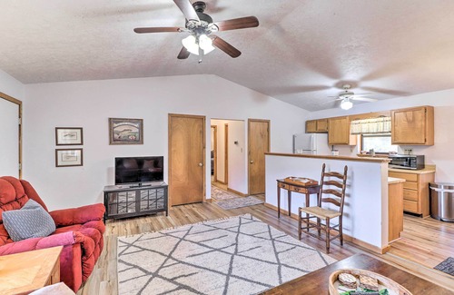 Flippin House | Walk to White River: Home w/Deck in Flippin!