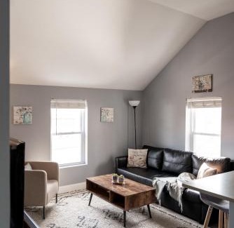 Highland Falls Apartment | Walk to WP Gate and Free Parking