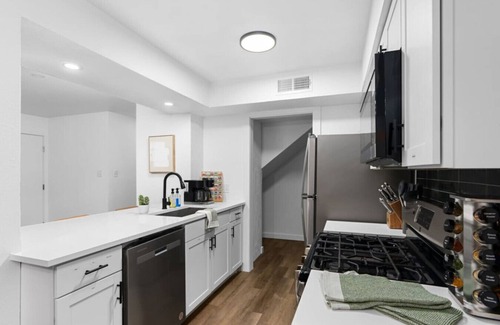South Lamar House | Walk to Zilker Park & SoCo - Austin's Best