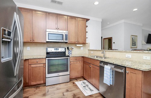 Davidson Condo | Walkable Davidson, Penthouse all on one level with no stairs