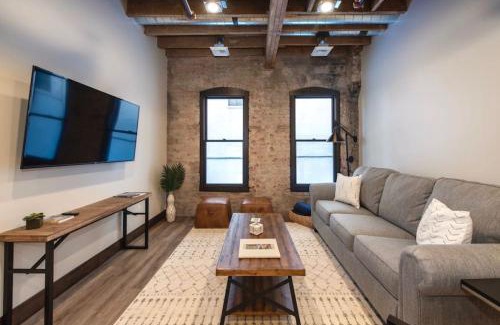 Downtown Spokane Apartment | Walkable Downtown Loft with King Bed & Self Check in
