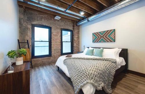 Downtown Spokane Apartment | Walkable Downtown Loft with King Bed & Self Check in