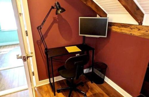 Downtown Buffalo House | Walkable Elmwood Cottage, No Chores 2Bath 2BR 2Car