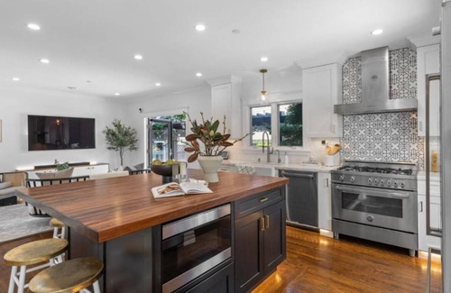 Burlingame Terrace House | Walkable Luxurious Designer Home close to downtown, heart of Silicon Valley
