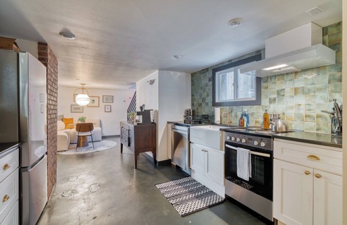 Nob Hill Apartment | Walkable NW 23rd Retreat – Style & Comfort