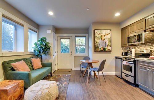 Goose Hollow Apartment | Walkable Portland Studio < 1 Mi to Dtwn!