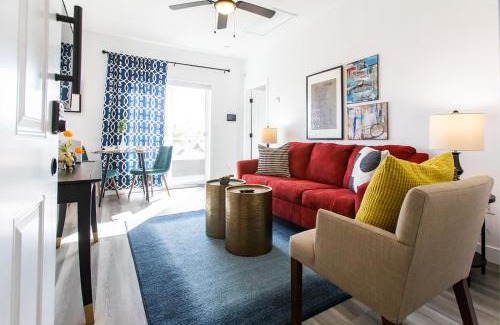 University Heights Apartment | Walkable - Restaurants - Large Patio - Ac