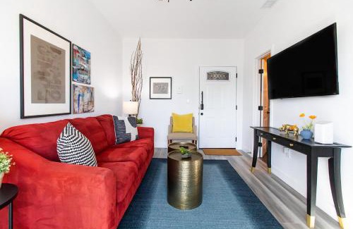 University Heights Apartment | Walkable - Restaurants - Large Patio - Ac