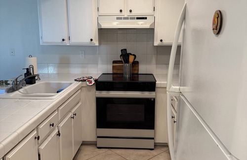 Baristo Condo | Walkable to Downtown Palm Springs - 2 Bed Condo with Pool & Spa, AC, Workspace