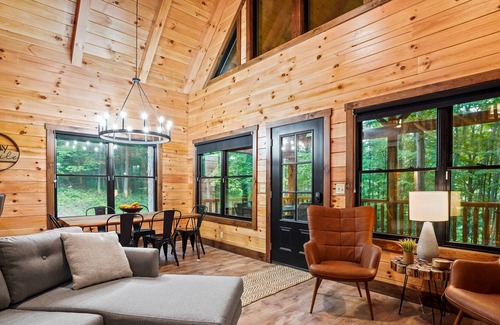 Logan Cabin | Walker's Retreat | Hocking Hills