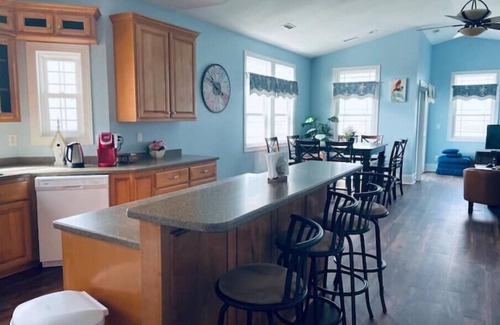 Sneads Ferry Cottage | WALKING DISTANCE FROM BEACH W VIEWS. DOG FRIENDLY