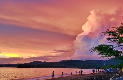 Potrero House | Walking distance to an amazing white sand beach and Incredible Sunsets views