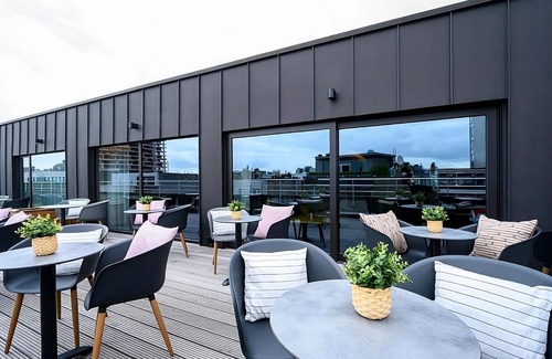 Jewish Quarter House | Walking Distance to Grote Markt! Family-friendly Property, City Views & Kitchen!