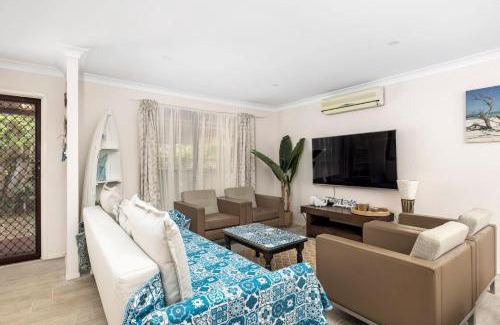 Anna Bay House | Walking Distance to Birubi Beach