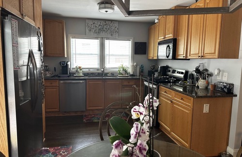Covington House | WALKING DISTANCE TO DOWNTOWN COVINGTON less than a mile.