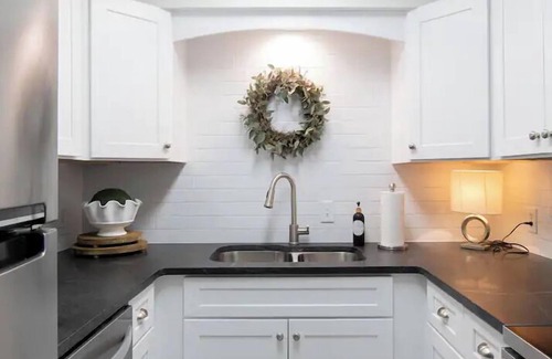 Franklin Apartment | Walking distance to Downtown Franklin-Stylish