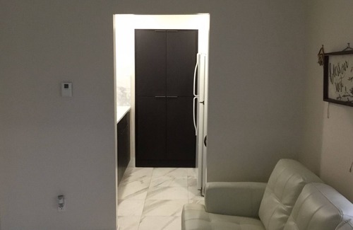 Hialeah House | Walking distance to Hialeah hospital and súper markets Pretty much anything you