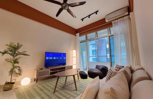 Tebrau Apartment | Walking Distance to Mount Austin - 6 pax Newly Renovated