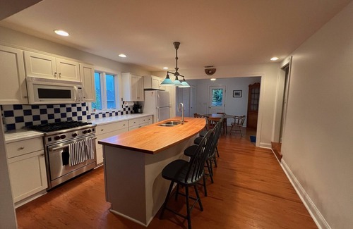 Rock Hall House | Walking distance to restaurants and marinas.dog-friendly!