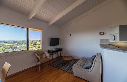 Bonifacio Apartment | Walking distance to the beach - Charming apartment with sea view