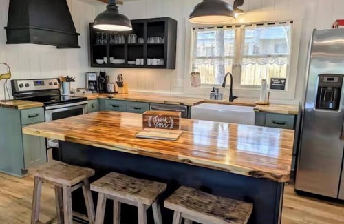 Dahlonega House | Walking Distance to the square