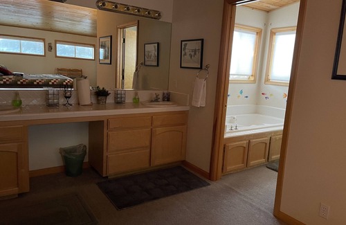 Truckee House | Walking Distance to TD Ski Hill