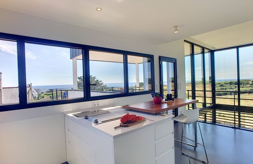 Audierne Villa | Walking distance to the sea - exceptional view - modern villa