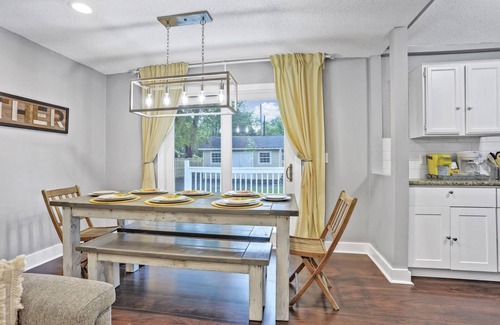 Mission House | ☀️Walking Trail☀️XL Fenced Backyard ☀️Cul-de-sac☀️800ft² ☀️💤 Street☀️
