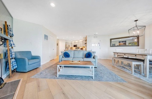 North Shore Condo | Walkout waterfront condo located in Bernard's Landing at Smith Mountain Lake!