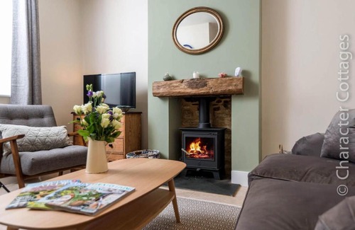 Burford House | Wall Cottage