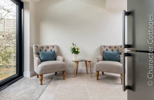 Burford Cottage | Wall Cottage