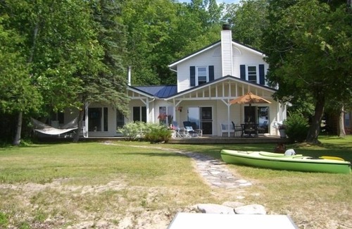 Boyne City Cottage | Walloon Lake Gold Coast - Three season cottage right on the water!