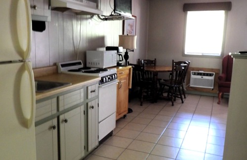 Royal Cabin | Walnut 25 Kitchenette n
