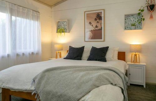 Taupo House | Walnut Cottage - Private Outdoor Spa Pool