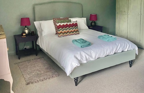Kingscote Other | Walnut Farm, Kingscote, Cotswolds - Unique farm stay