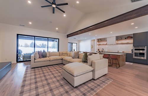 Thayne Cabin | Walnut Ridge Family Retreat with Hot Tub and Golf Near Jackson WY