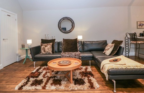 Langport Cottage | WALNUT TREE COTTAGE, romantic, character holiday cottage in Langport
