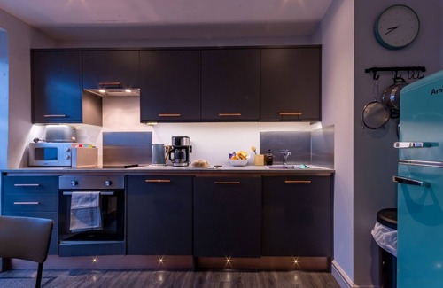 Cliftonville Apartment | Walpole Bay 2 bed Stunning Garden Apt By Adliv