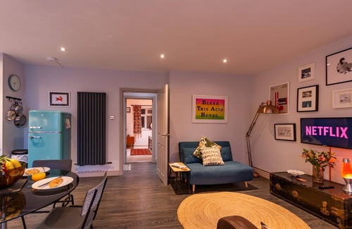 Cliftonville Apartment | Walpole Bay 2 bed Stunning Garden Apt By Adliv